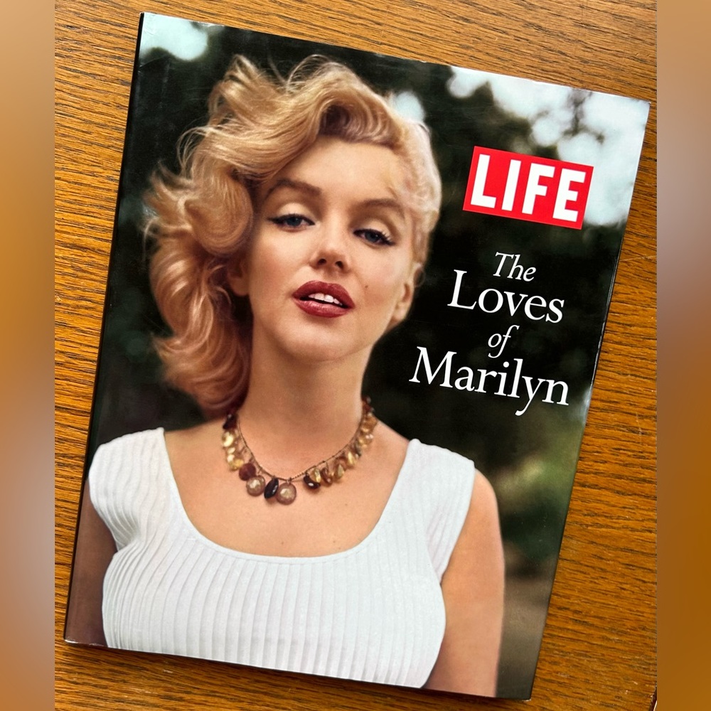 LIFE : The Loves of Marilyn